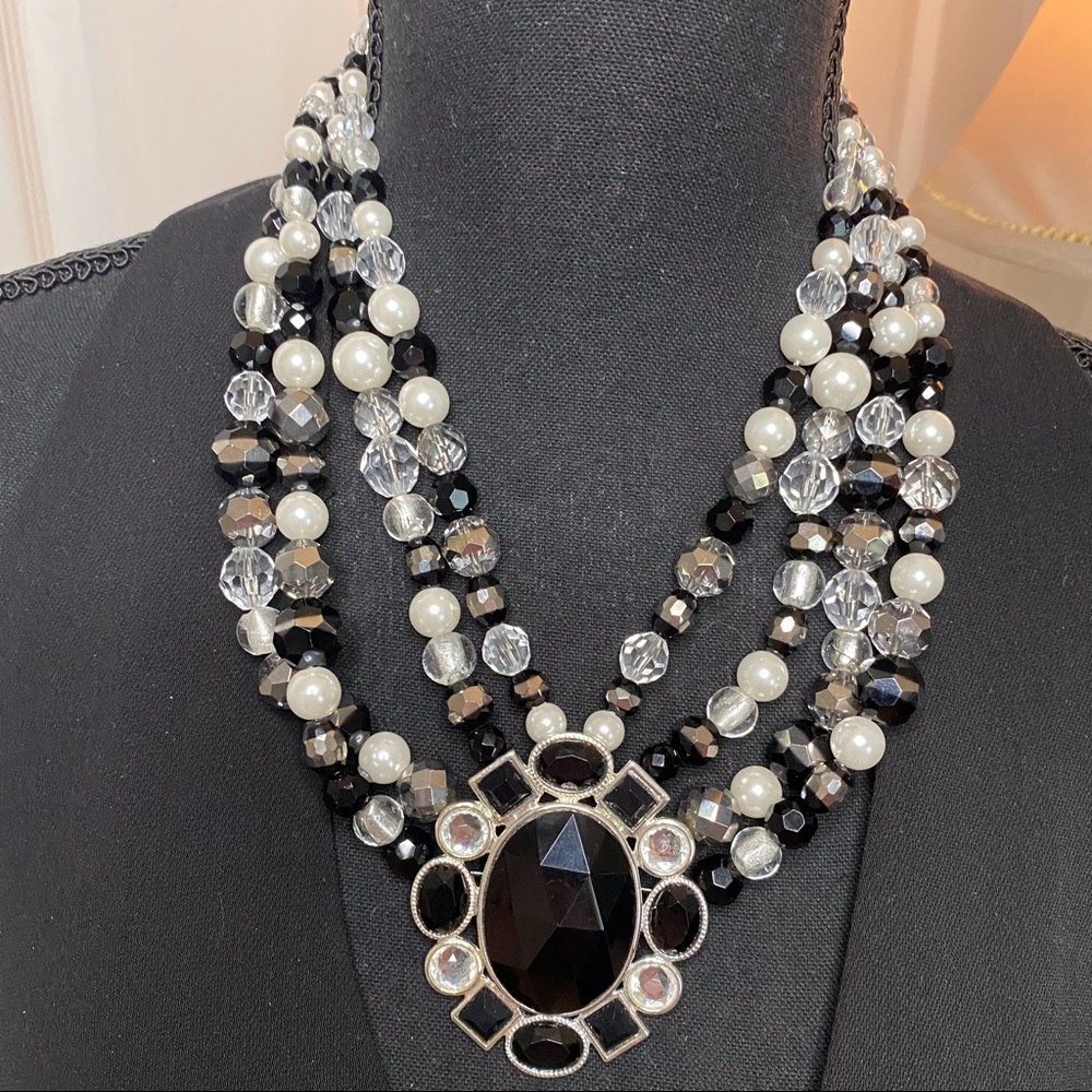White House Black Market Black Faux Pearl Statement Necklace - Picture 11 of 11
